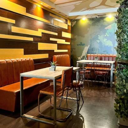 Ambientes interiores de Bar River 1973 - sillones